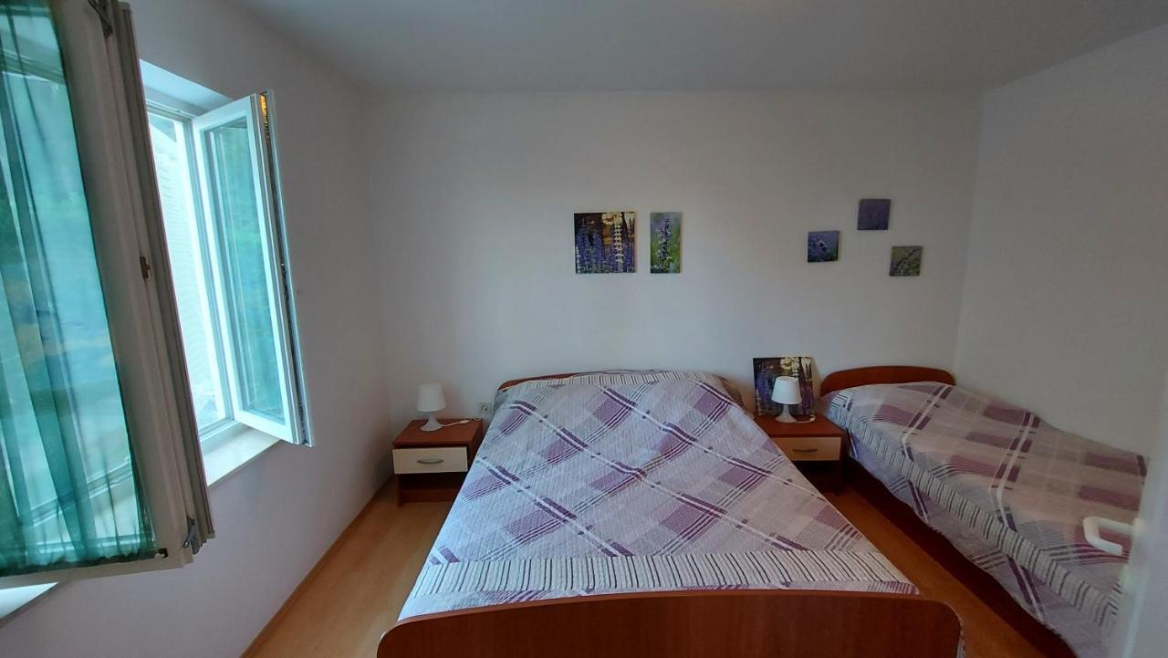 Apartmani Ban Омишаль Екстер'єр фото