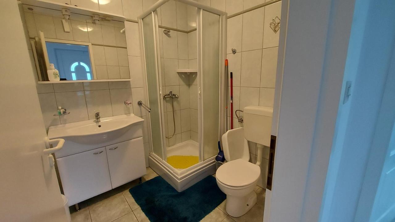 Apartmani Ban Омишаль Екстер'єр фото