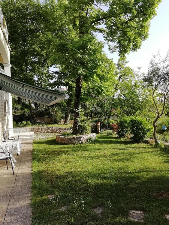 Apartmani Ban Омишаль Екстер'єр фото