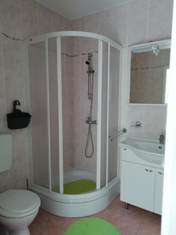 Apartmani Ban Омишаль Екстер'єр фото