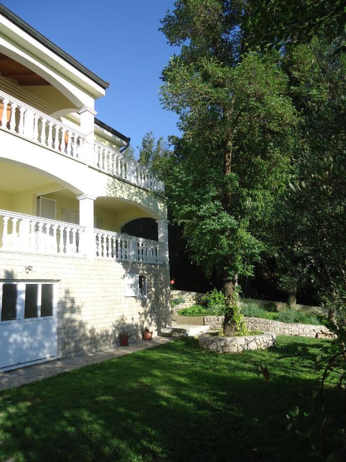 Apartmani Ban Омишаль Екстер'єр фото